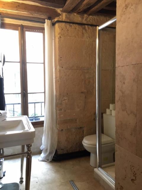 Beautiful Apartment In Historical Marais Paris Exterior foto